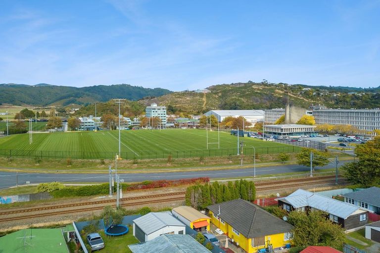 Photo of property in 38 Palmer Crescent, Silverstream, Upper Hutt, 5019