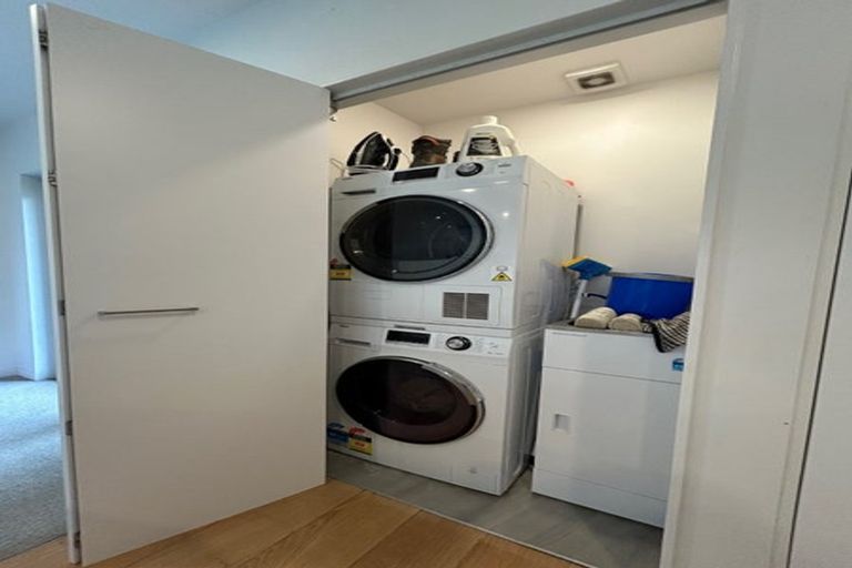 Photo of property in 41 Rua Kai Way, Brooklyn, Wellington, 6021