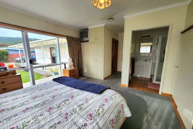 Photo of property in 24 Palmerston Street, Greymouth, 7805