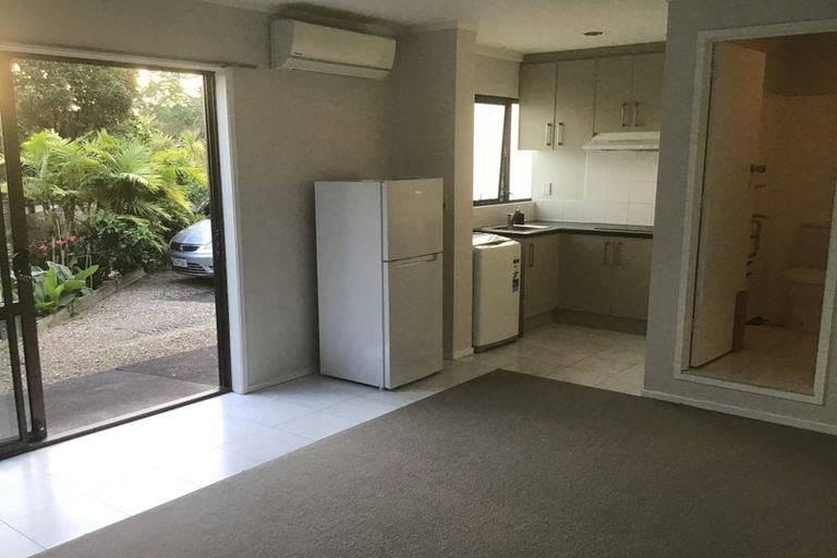 Photo of property in 25 Tobruk Crescent, Milford, Auckland, 0620