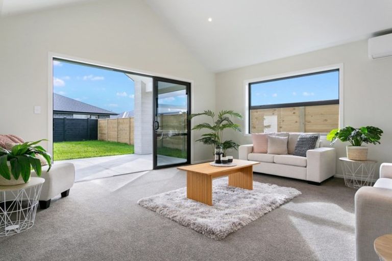 Photo of property in 6 Lewis Way, Cambridge, 3434