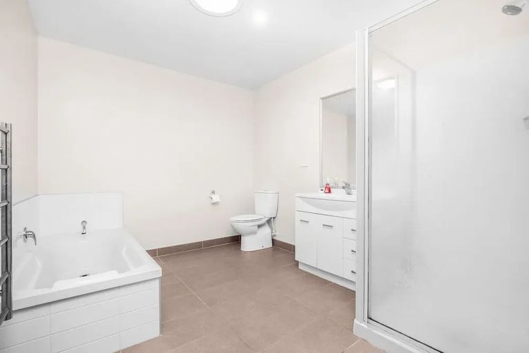 Photo of property in 98 Popokatea Drive, Takanini, 2112