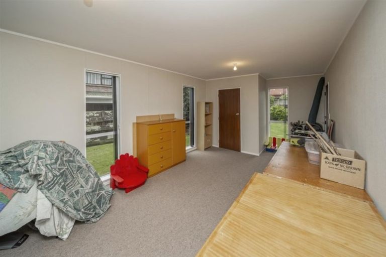 Photo of property in 11 Matai Place, Hawera, 4610