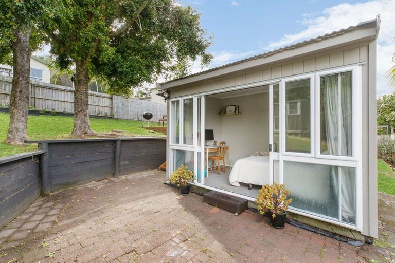 Photo of property in 1/7 Neptune Avenue, Beach Haven, Auckland, 0626
