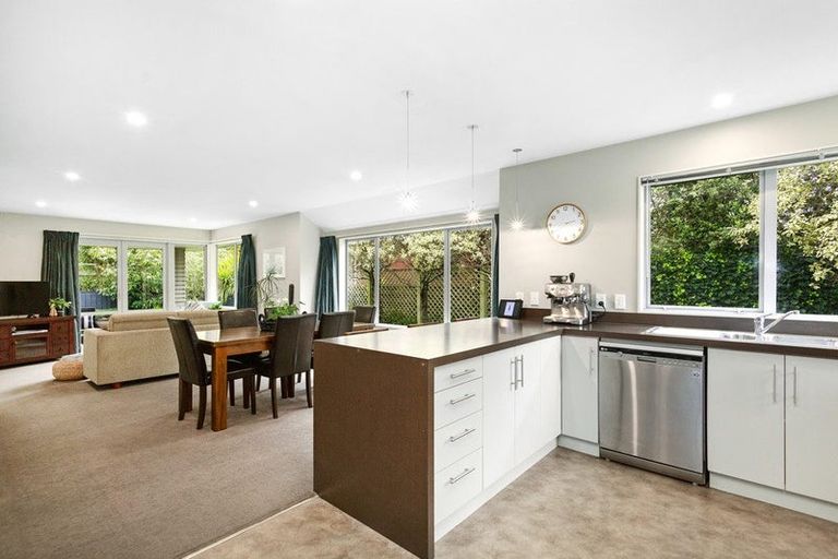 Photo of property in 6a Luckie Street, Tawa, Wellington, 5028