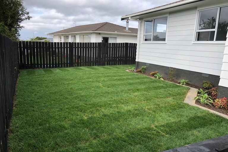 Photo of property in 2/37 John Walker Drive, Manurewa, Auckland, 2102