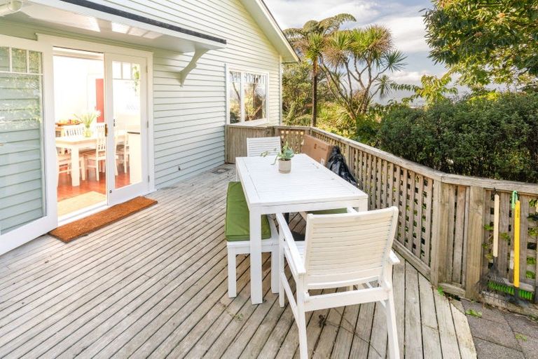 Photo of property in 113 Creswick Terrace, Northland, Wellington, 6012