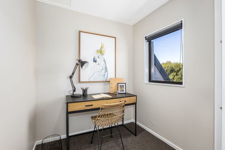 Photo of property in 25 Longitude Place, Whitby, Porirua, 5024