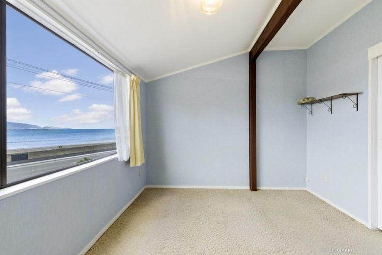 Photo of property in 236a Queens Drive, Lyall Bay, Wellington, 6022