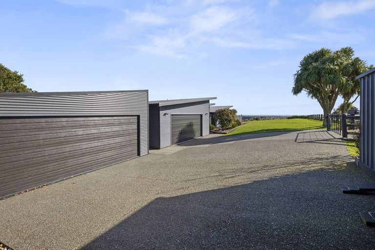 Photo of property in 100 Elsham Road, Lepperton, New Plymouth, 4373