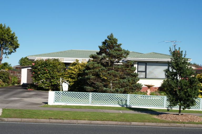 Photo of property in 16 Buckland Road, Mangere East, Auckland, 2024