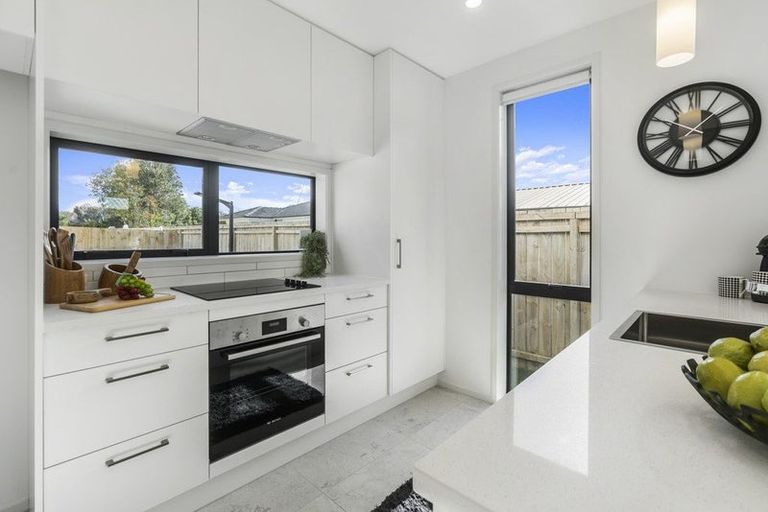 Photo of property in 12f Greenock Road, Ranui, Auckland, 0612