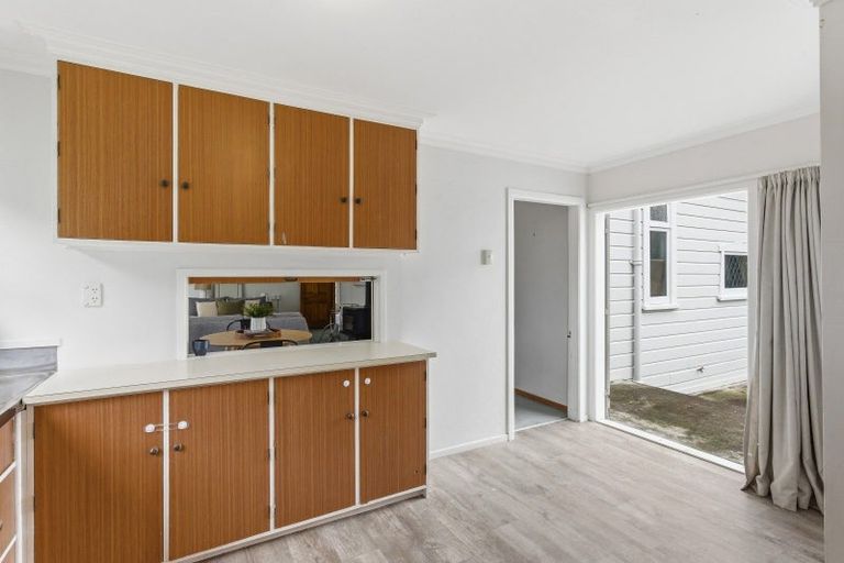 Photo of property in 225 Kuku Beach Road, Kuku, Levin, 5570