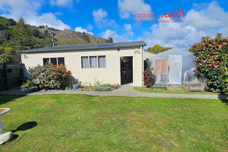 Photo of property in 62 Elizabeth Street, Waikanae, 5036
