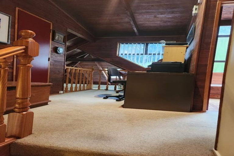 Photo of property in 2/86 Lake Road, Northcote, Auckland, 0627