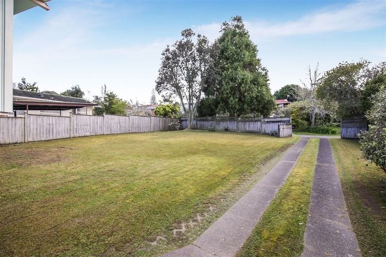Photo of property in 52 Lynden Avenue, Hillcrest, Auckland, 0627