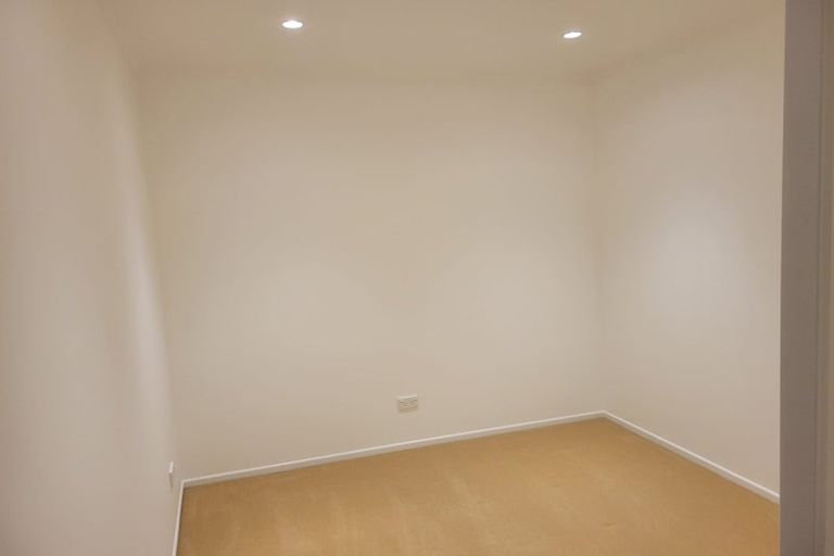 Photo of property in 25 Mcclintock Road, Massey, Auckland, 0614