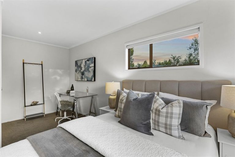 Photo of property in 68 Roberts Road, Glenfield, Auckland, 0629