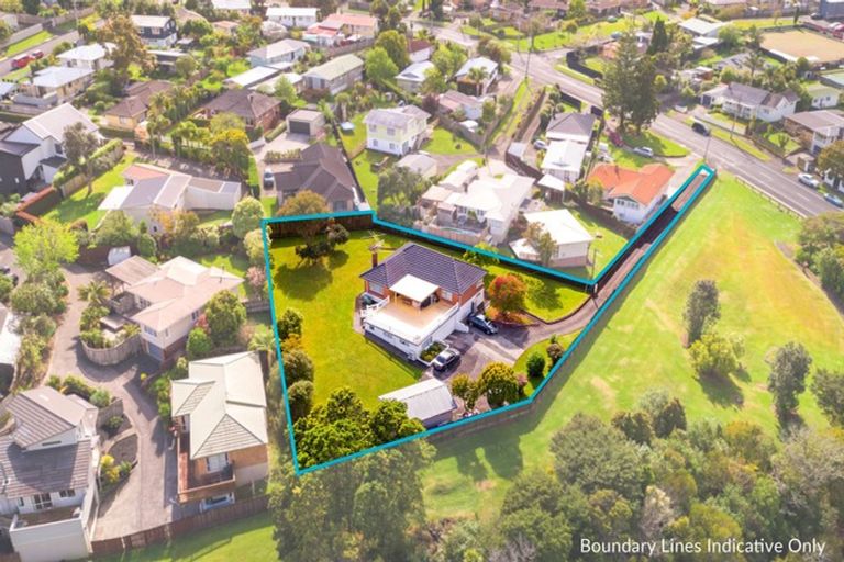Photo of property in 17 Matipo Road, Te Atatu Peninsula, Auckland, 0610