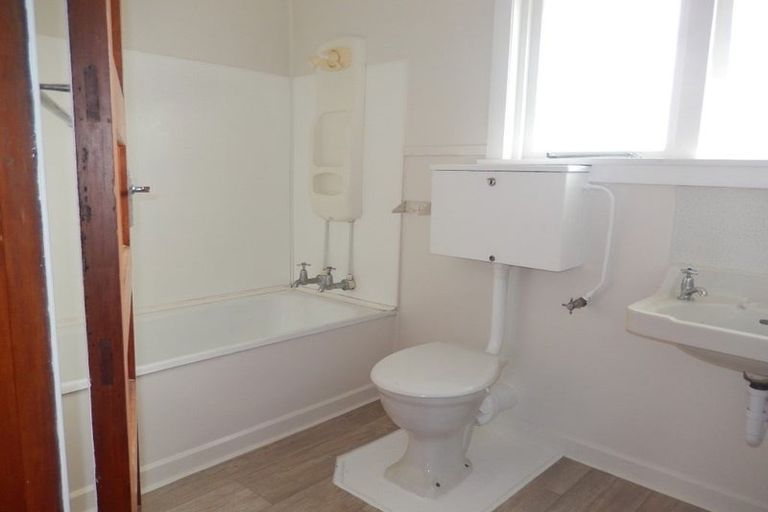 Photo of property in 40 Fulford Street, New Plymouth, 4310