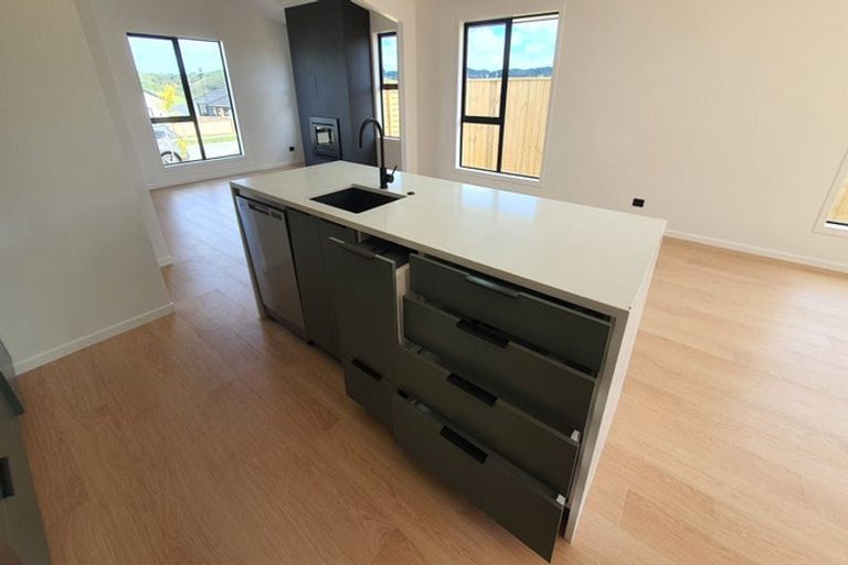 Photo of property in 1559 Waiuku Road, Waiuku, 2681