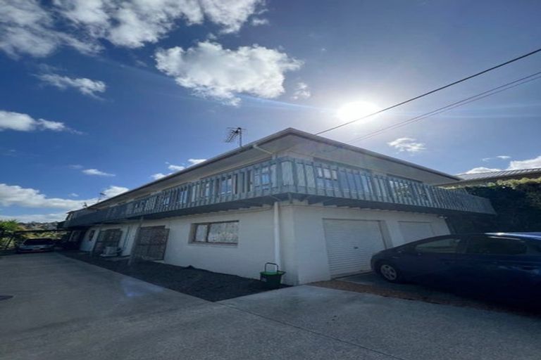 Photo of property in 2/46 Lyons Avenue, Murrays Bay, Auckland, 0630