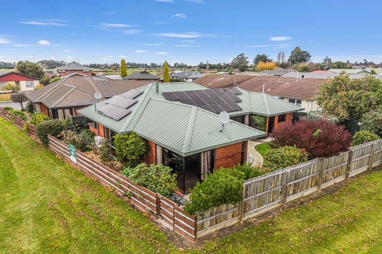 Photo of property in 21a Seadown Crescent, Amberley, 7410