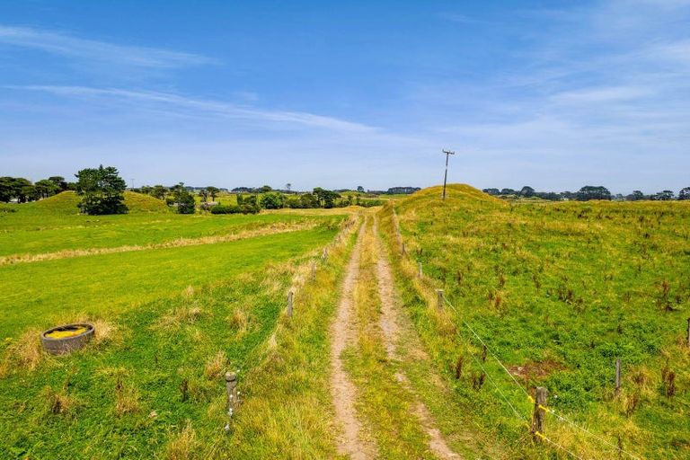 Photo of property in 955 Opua Road, Opunake, 4681