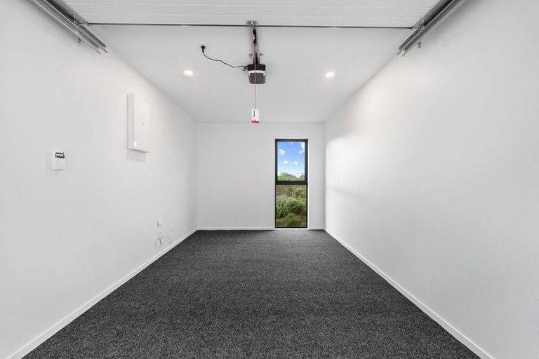 Photo of property in 5/1090 Beach Road, Torbay, Auckland, 0630