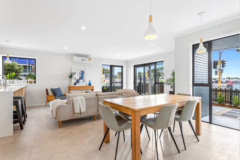 Photo of property in 1/2 Te Rito Road, Hobsonville, Auckland, 0616