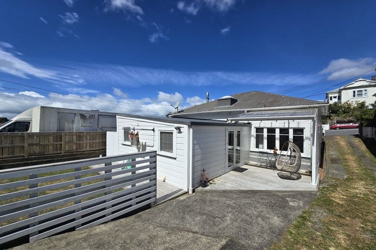 Photo of property in 32 Todman Street, Brooklyn, Wellington, 6021