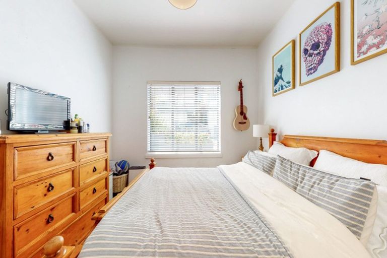 Photo of property in Hamilton Flats, 9u7 Hawker Street, Mount Victoria, Wellington, 6011