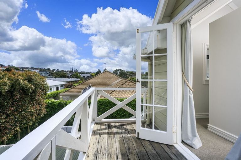 Photo of property in 2/4 Stratford Avenue, Milford, Auckland, 0620