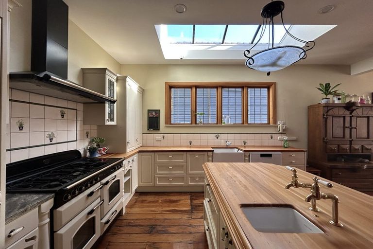 Photo of property in 2/1 Wilkinson Street, Oriental Bay, Wellington, 6011