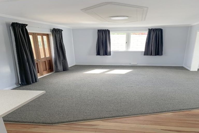 Photo of property in 22a Howard Road, Taradale, Napier, 4112