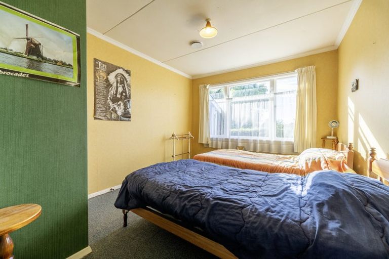 Photo of property in 2 Hughes Street, Waimate, 7924