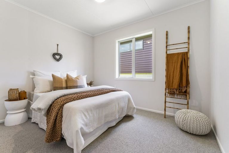 Photo of property in 12e Woodhouse Place, West Harbour, Auckland, 0618