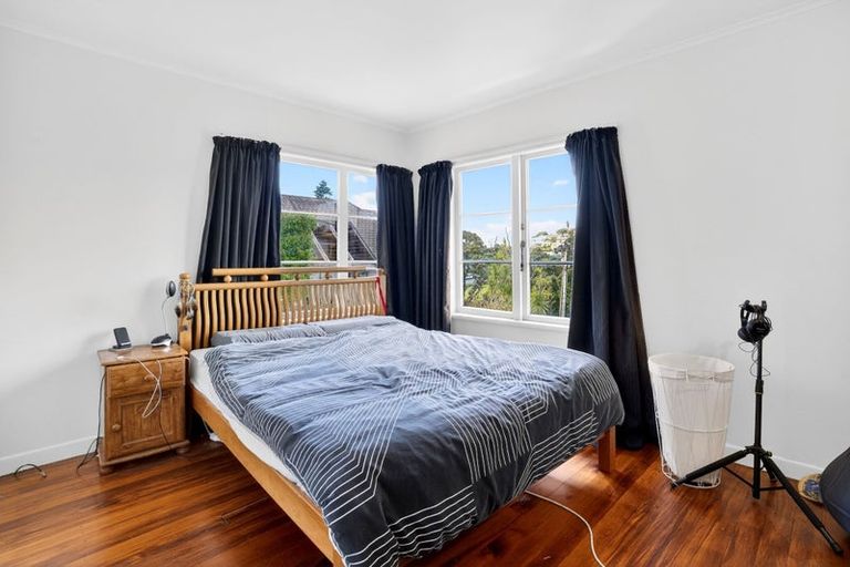 Photo of property in 1/50 Masterton Road, Rothesay Bay, Auckland, 0630