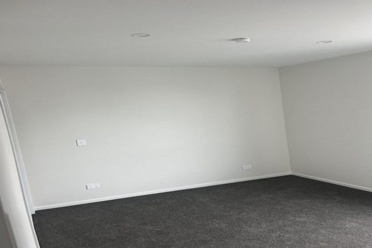 Photo of property in 1/79 Edmonton Road, Henderson, Auckland, 0612
