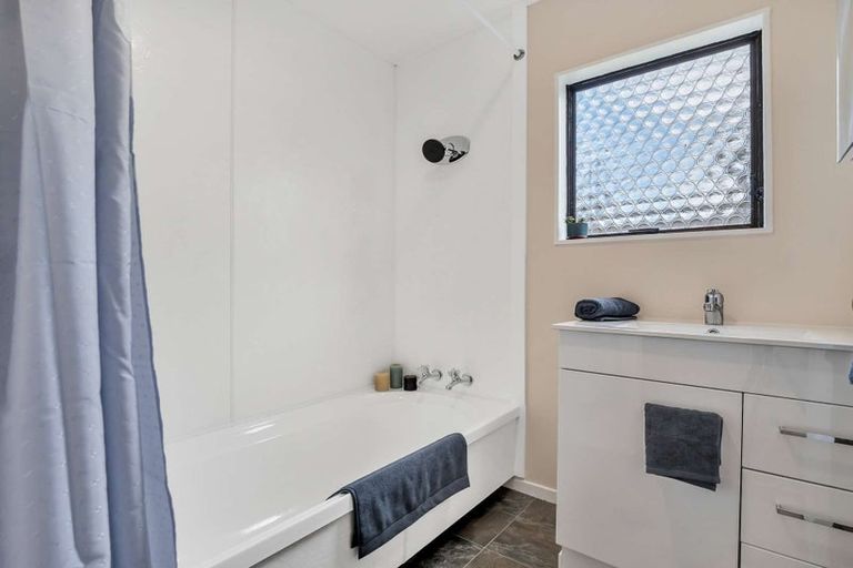 Photo of property in 14b Titoki Place, Edgecumbe, 3120