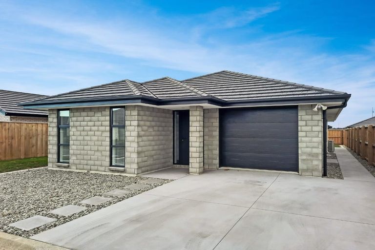 Photo of property in 4 Piwakawaka Lane, Pegasus, 7612