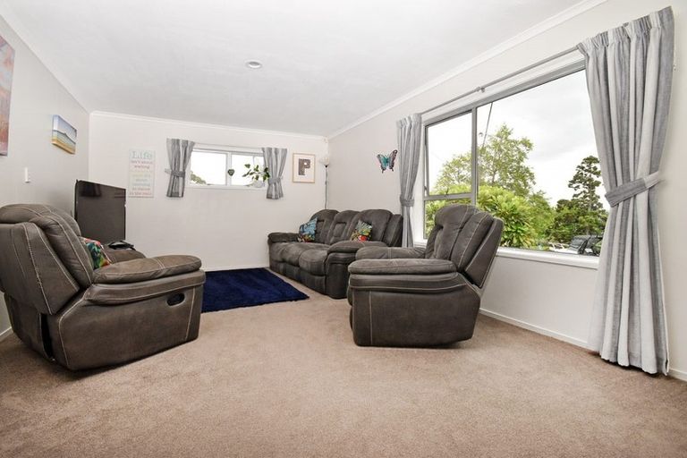 Photo of property in 2/90 Rosier Road, Glen Eden, Auckland, 0602