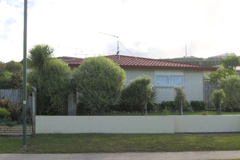 Photo of property in 130s Lakeside Drive, Orewa, 0931