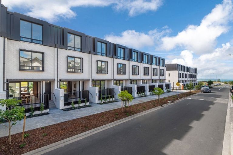 Photo of property in 9a Windlass Street, Long Bay, Auckland, 0630