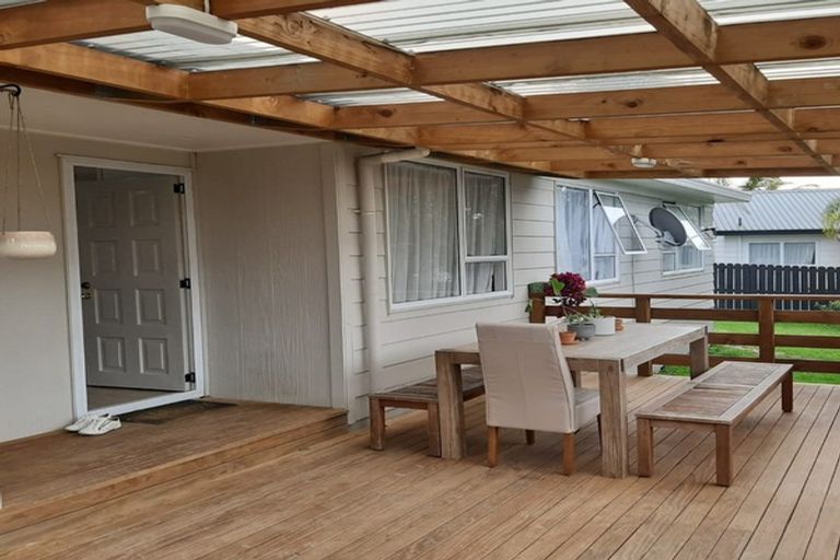 Photo of property in 34 Hassan Drive, Massey, Auckland, 0614