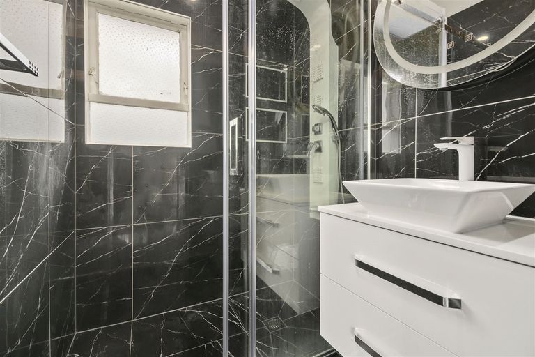 Photo of property in 16 Lyncroft Street, Mangere East, Auckland, 2024