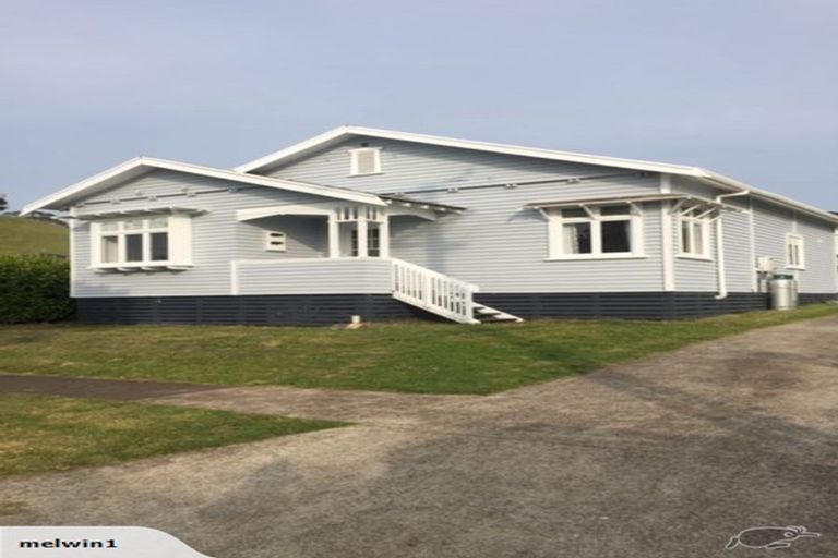 Photo of property in 24 Mountain Road, Mangere Bridge, Auckland, 2022