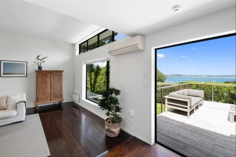 Photo of property in 1/11 Pullum Street, Birkenhead, Auckland, 0626