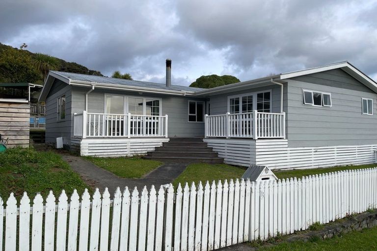 Photo of property in 13 Oaklands Grove, Clouston Park, Upper Hutt, 5018