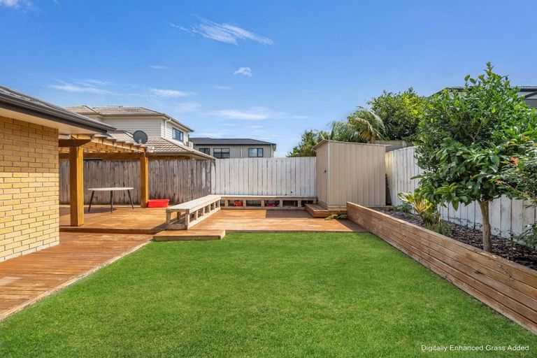 Photo of property in 8 Hansen Place, Takanini, 2112